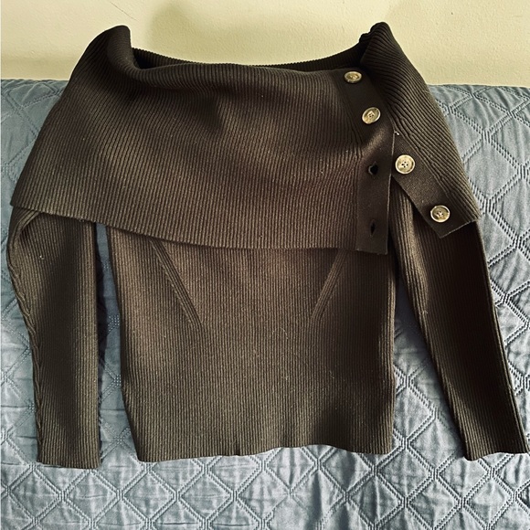 Banana Republic ‘off-the-shoulder’ Sweater - Picture 2 of 5